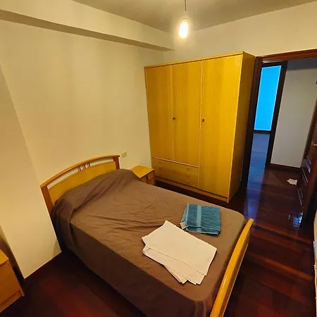 - Piso 3 Habitaciones, Bano Y Aseo Apartmán Monterroso (Lugo)