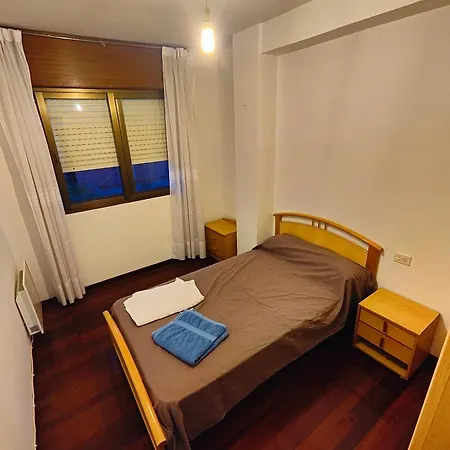 - Piso 3 Habitaciones, Bano Y Aseo Monterroso (Lugo)