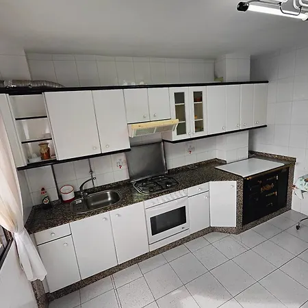 - Piso 3 Habitaciones, Bano Y Aseo * Monterroso (Lugo)