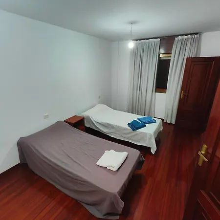 Apartmán - Piso 3 Habitaciones, Bano Y Aseo *